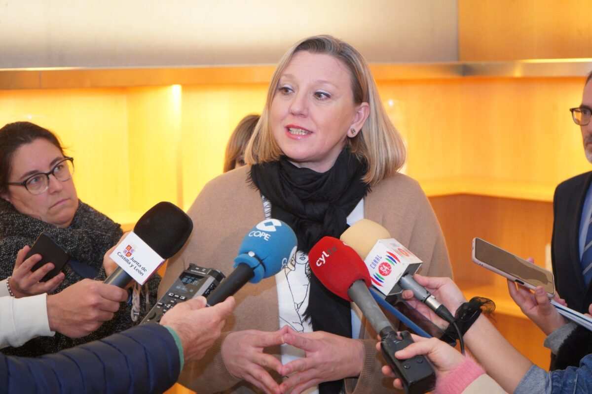 La consejera Isabel Blanco presentando Catdiss