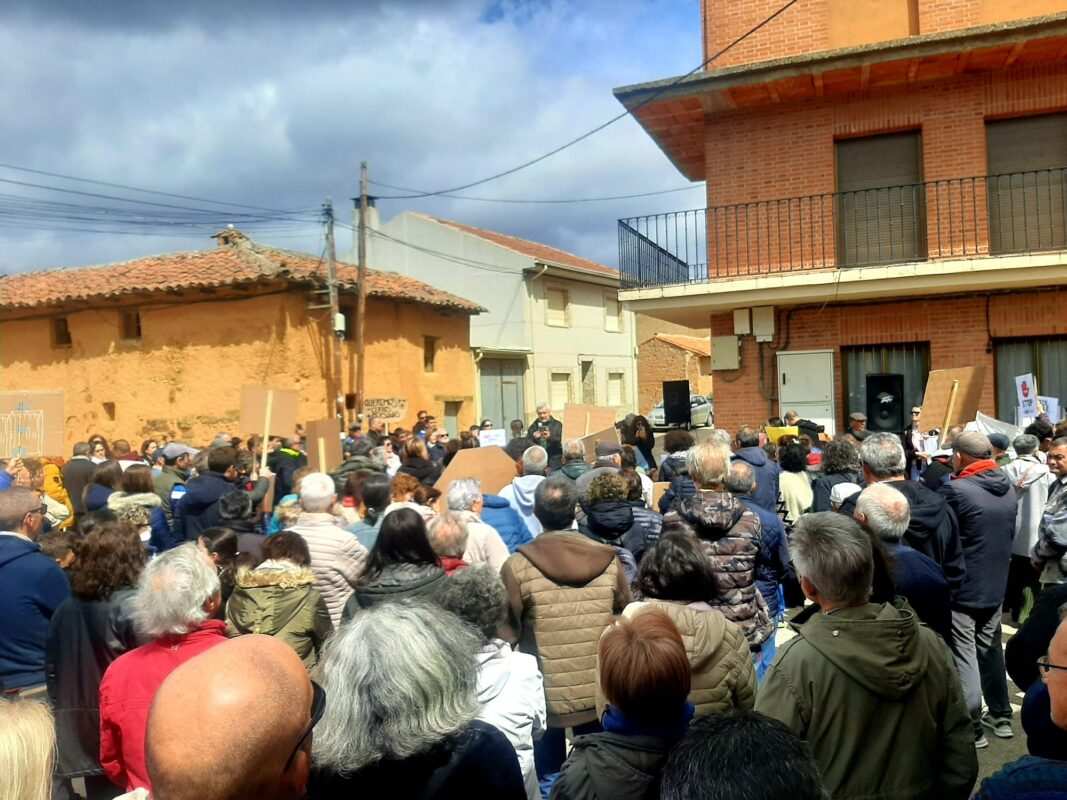 manifestación contra planta de biogás