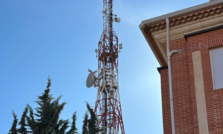 nido de cigüeña antena