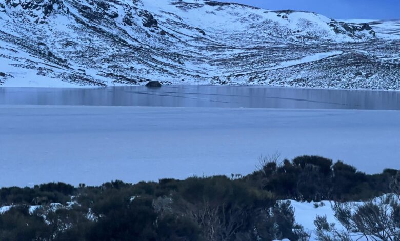 Lagua de los Peces en Sanabria casi congelada