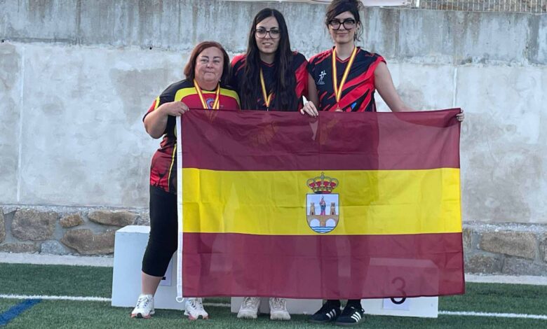 Sara Herrero y Johanna Herrero en el podium regional