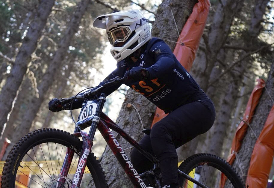 Sara Yusto en pleno descenso del europeo